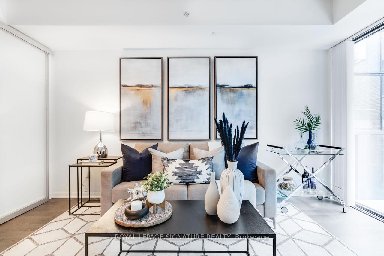 1 Bedroom Condo at 60 Colborne, Toronto For sale