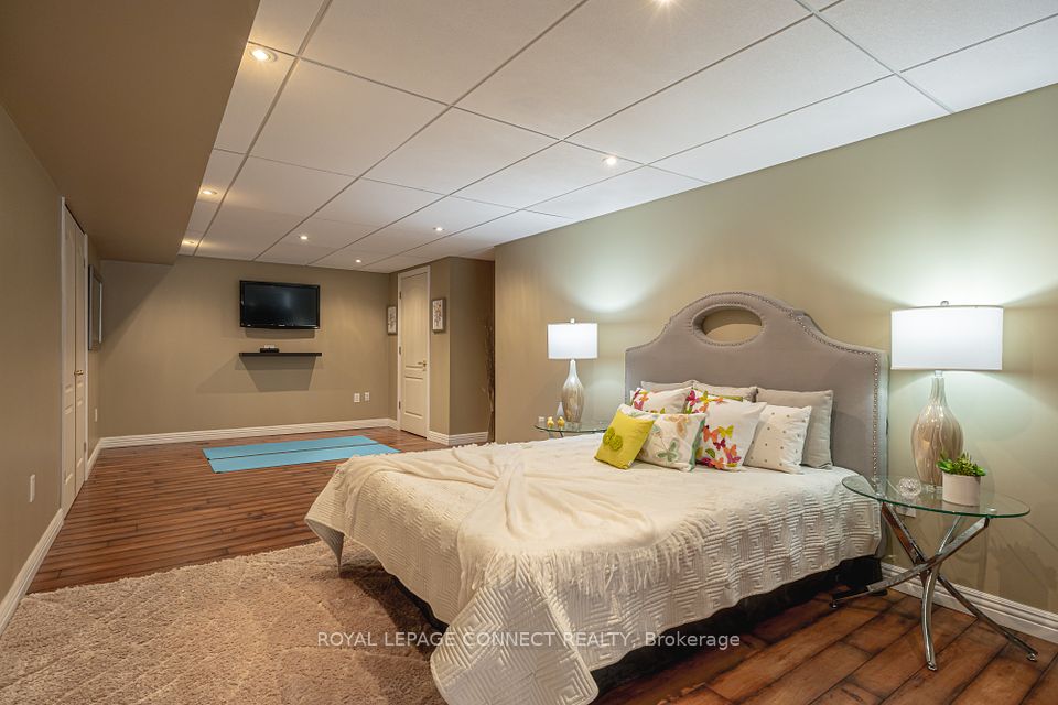 Potential for 4th bedroom/theatre area.