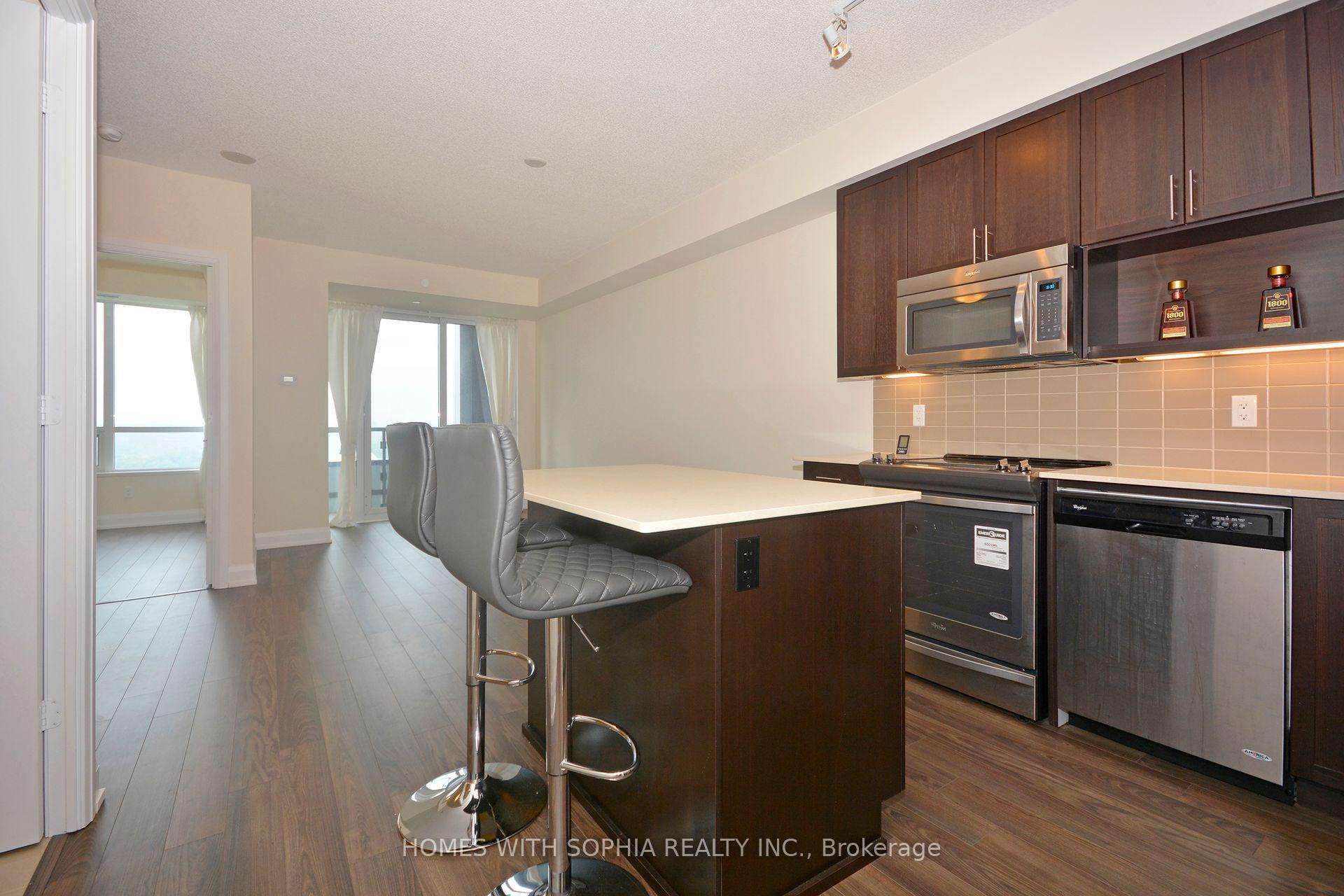 2 Bedrooms Condo at 18 Graydon Hall, Toronto For sale