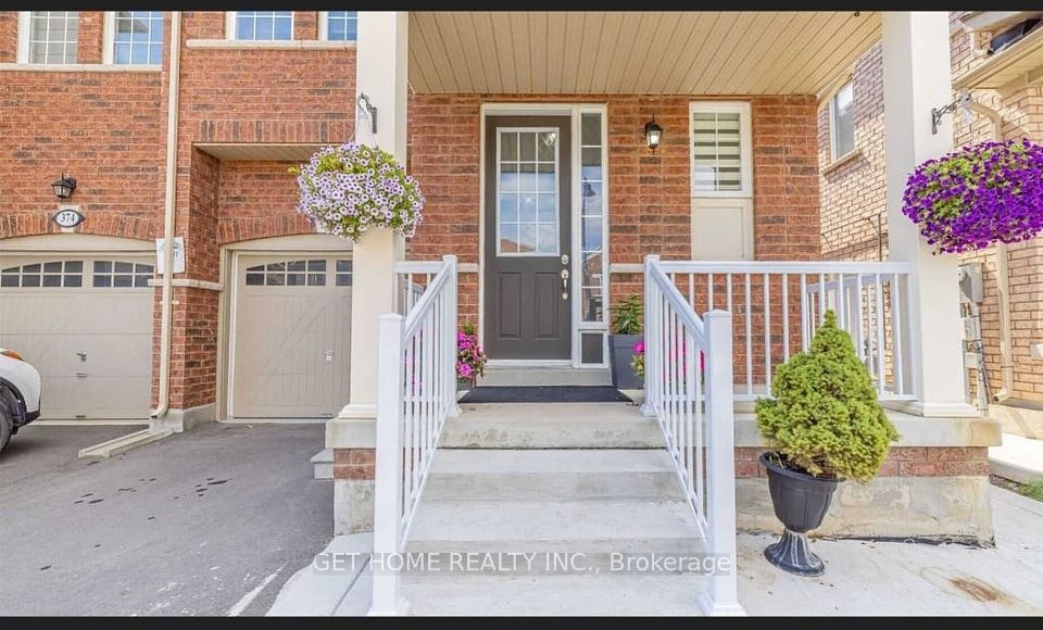 376 Royal West