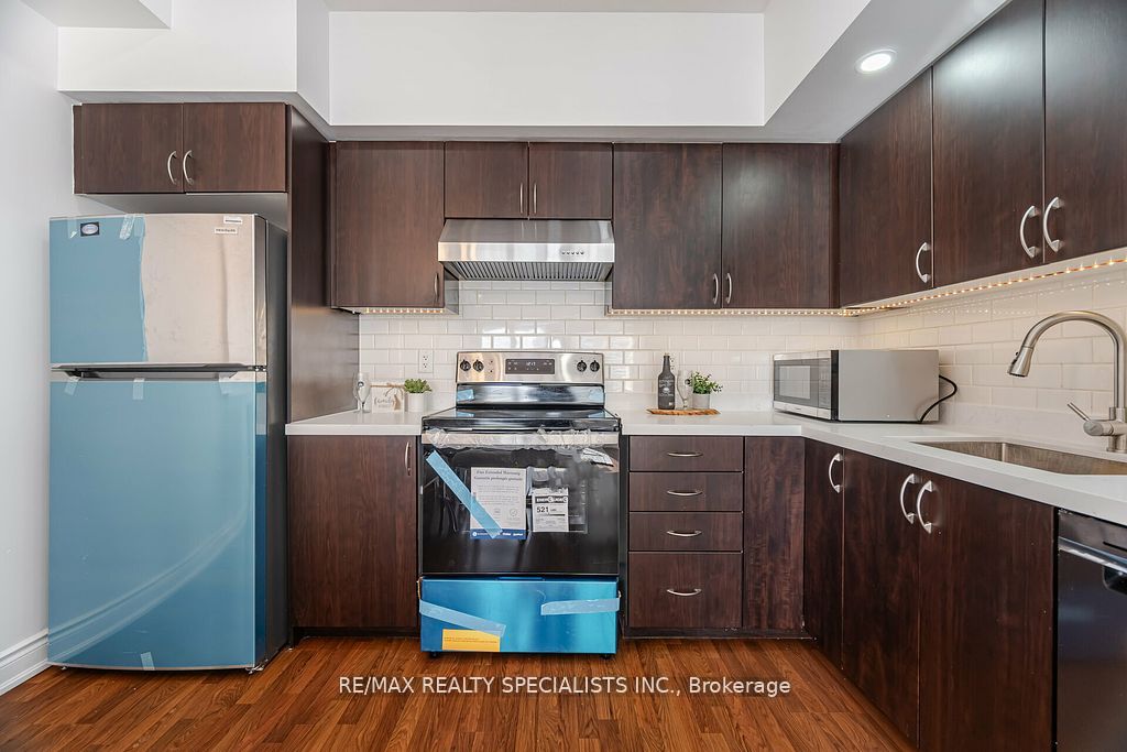 5 Richgrove Drive, #212