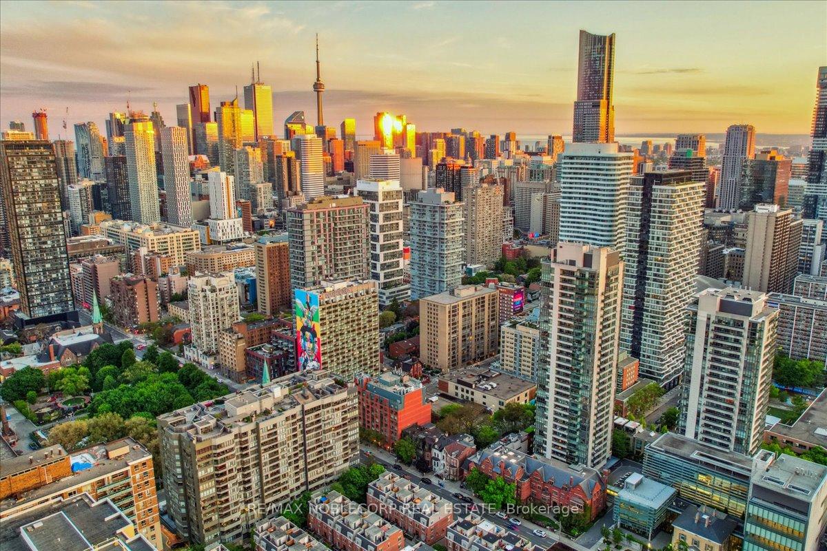 2 Bedrooms Condo at 415 Jarvis, Toronto For sale