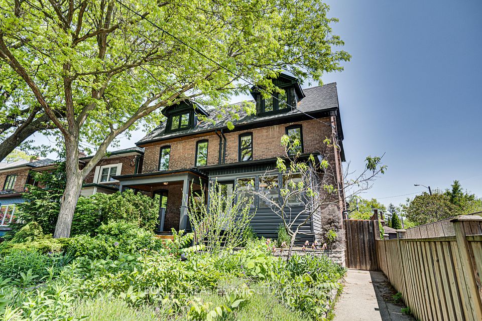 627 Willard