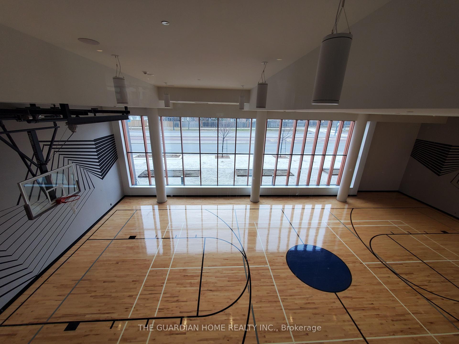 2 Bedrooms Condo at 7950 Bathurst, Vaughan For sale