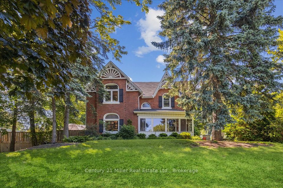 585 Dundas