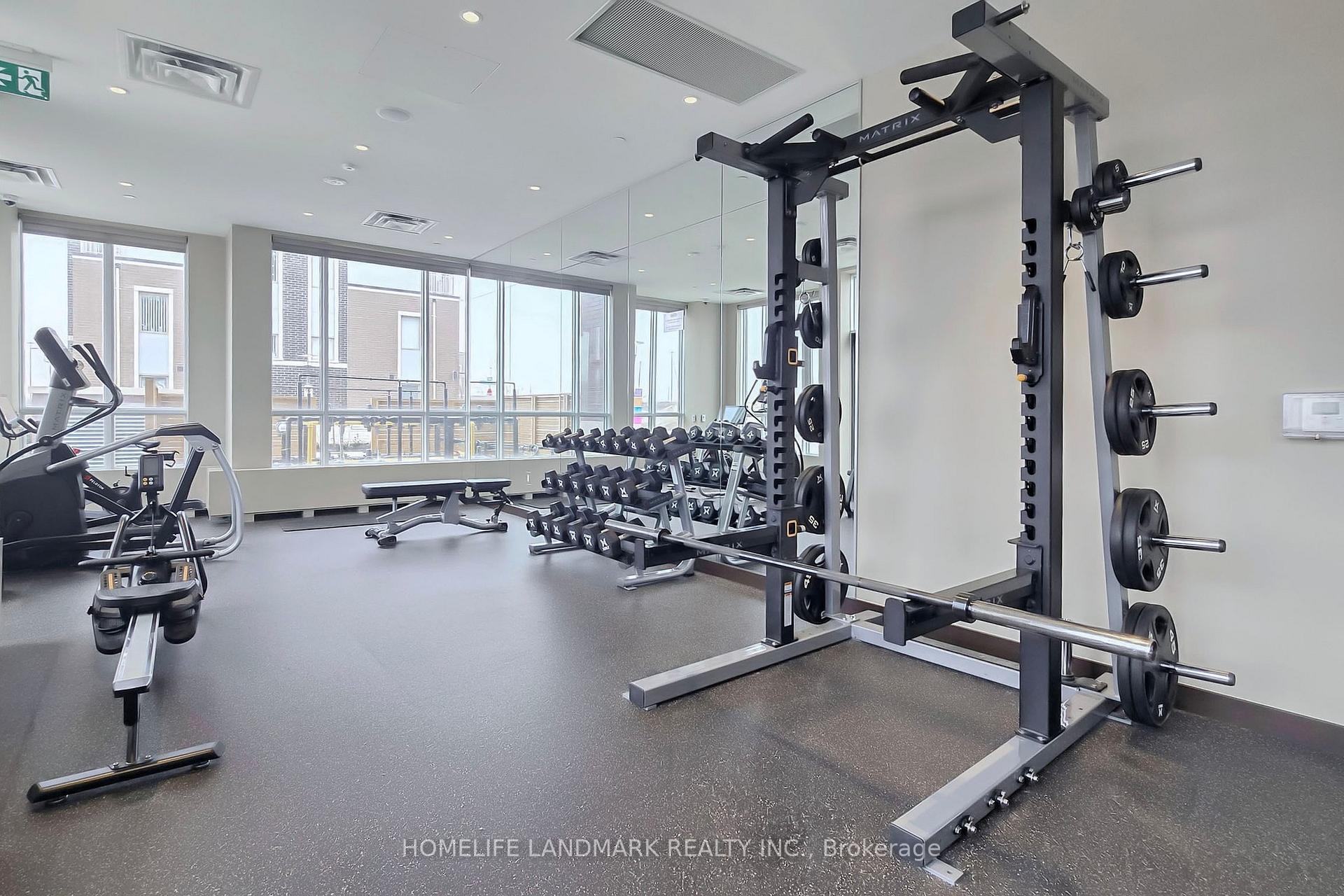 2 Bedrooms Condo at 60 Honeycrisp, Vaughan For sale