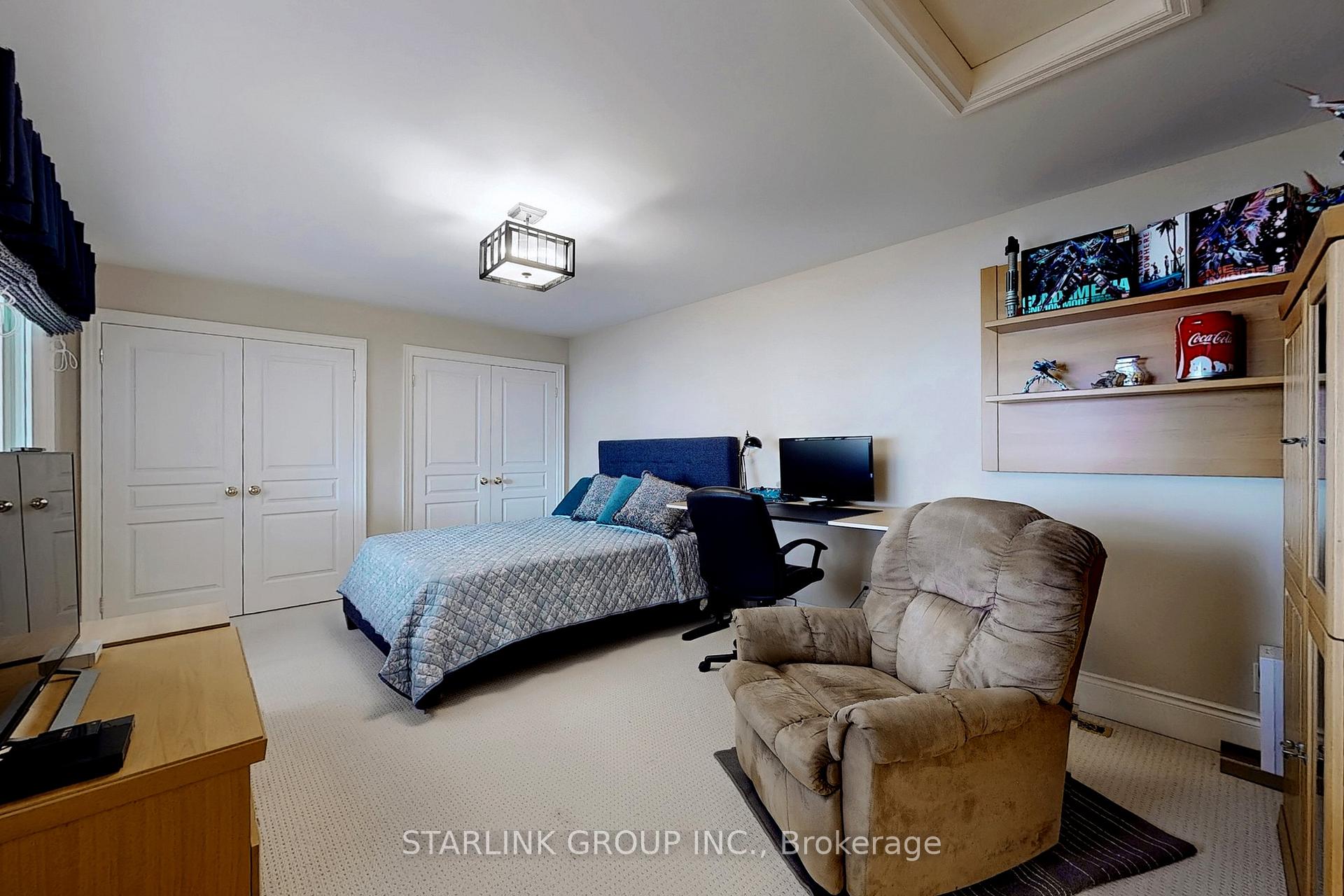6 Bedrooms Condo at 729 Hidden Grove,  Mississauga For sale
