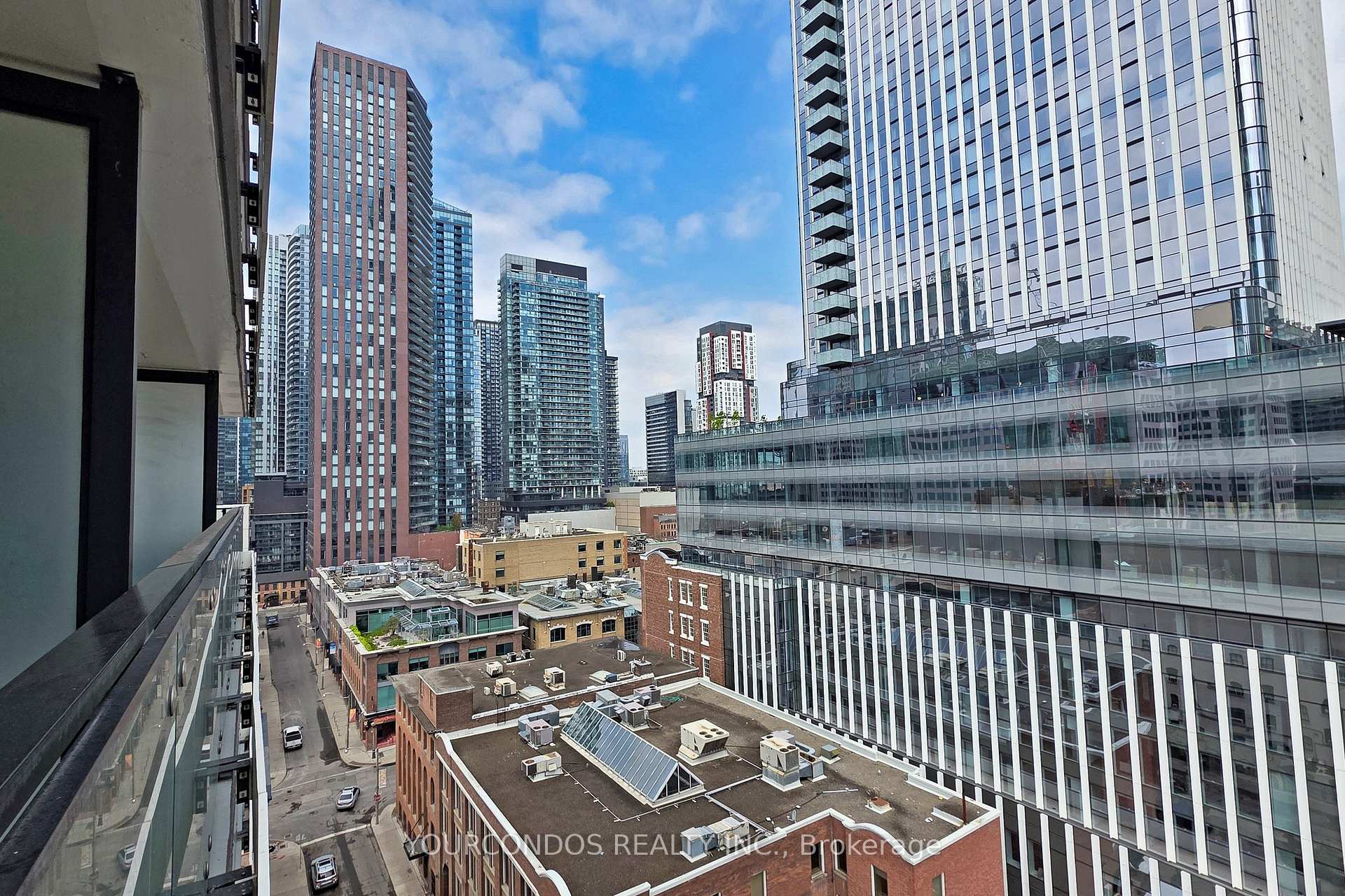 2 Bedrooms Condo at 224 King, Toronto For sale