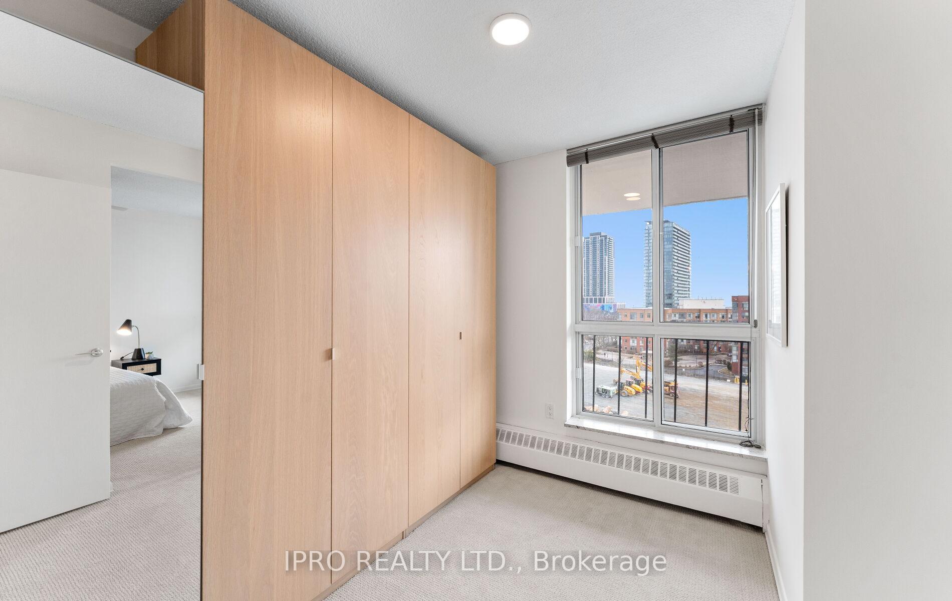 4 Bedrooms Condo at 60 Southport, Toronto For sale