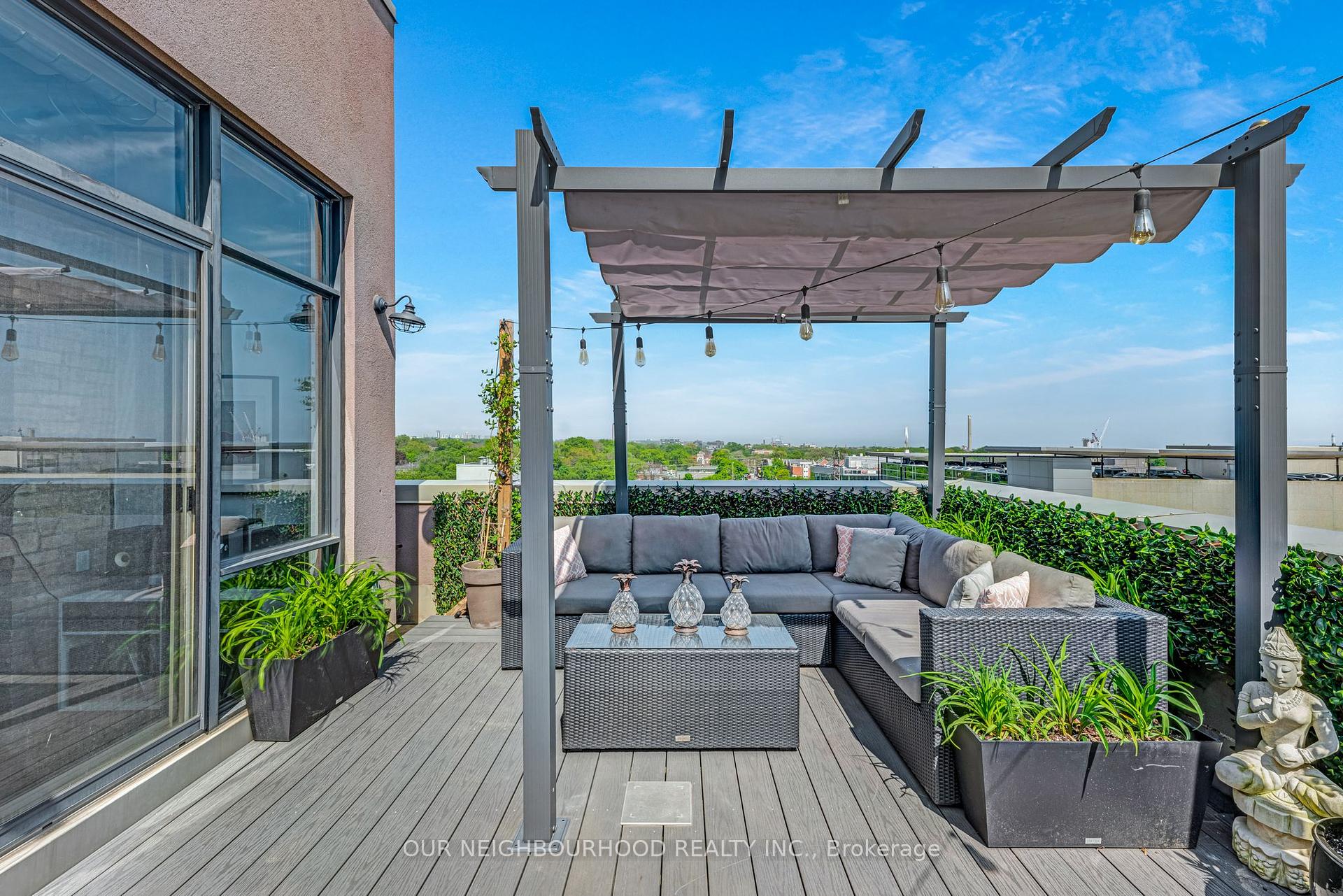 2 Bedrooms Condo at 736 Dundas, Toronto For sale