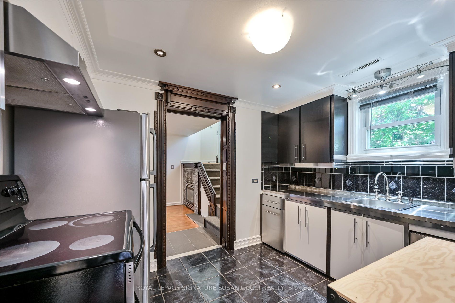 1006 Victoria Park Avenue