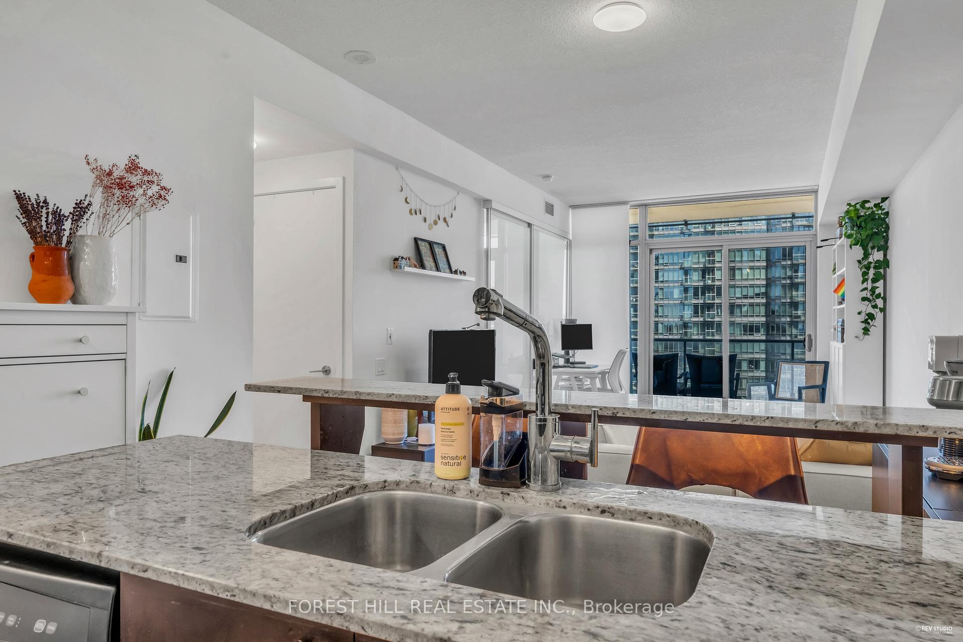 1 Bedroom Condo at 103 The Queensway, Toronto For sale