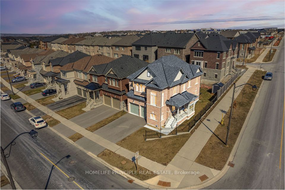 88 Ben Sinclair Avenue, East Gwillimbury, ON L9N 0S2