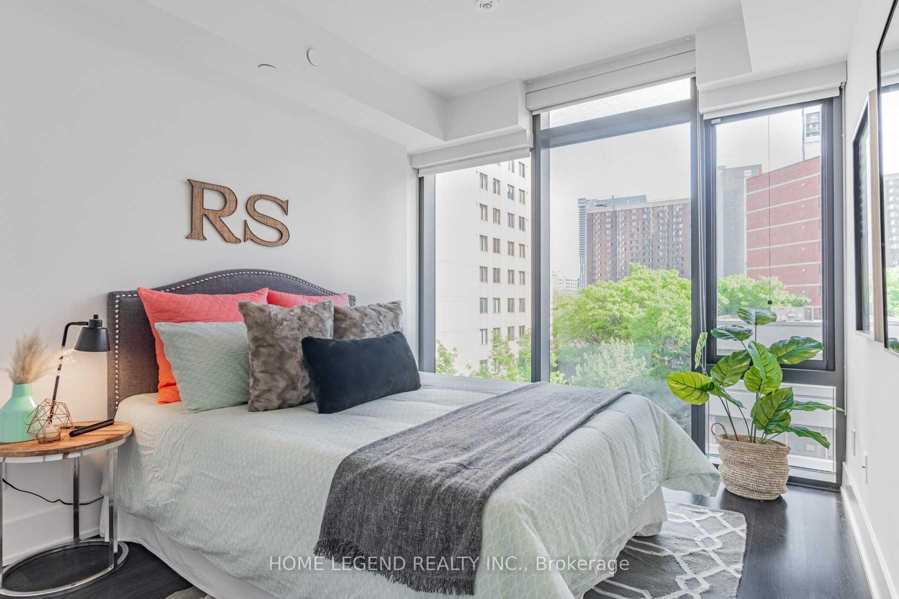 3 Bedrooms Condo at 403 Church,  Toronto For sale