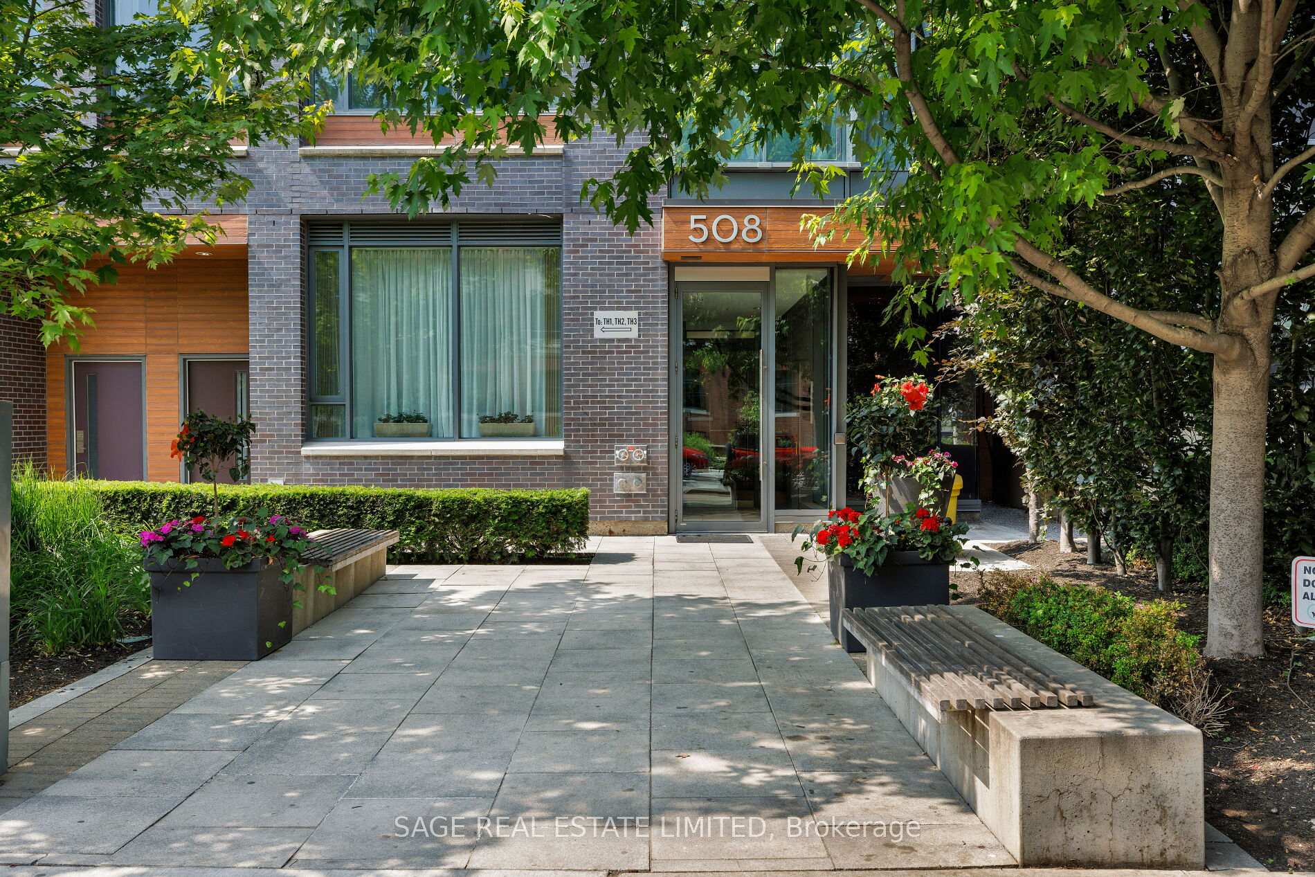 3 Bedrooms Condo at 508 Wellington, Toronto For sale