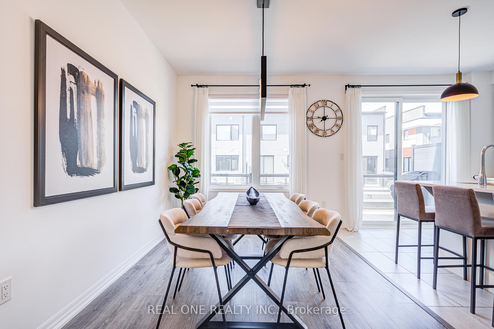 4 Bedrooms Condo at 91 Grovewood Common, Oakville For sale