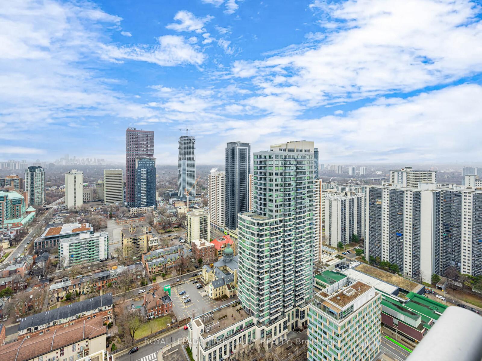 2 Bedrooms Condo at 120 Homewood, Toronto For sale