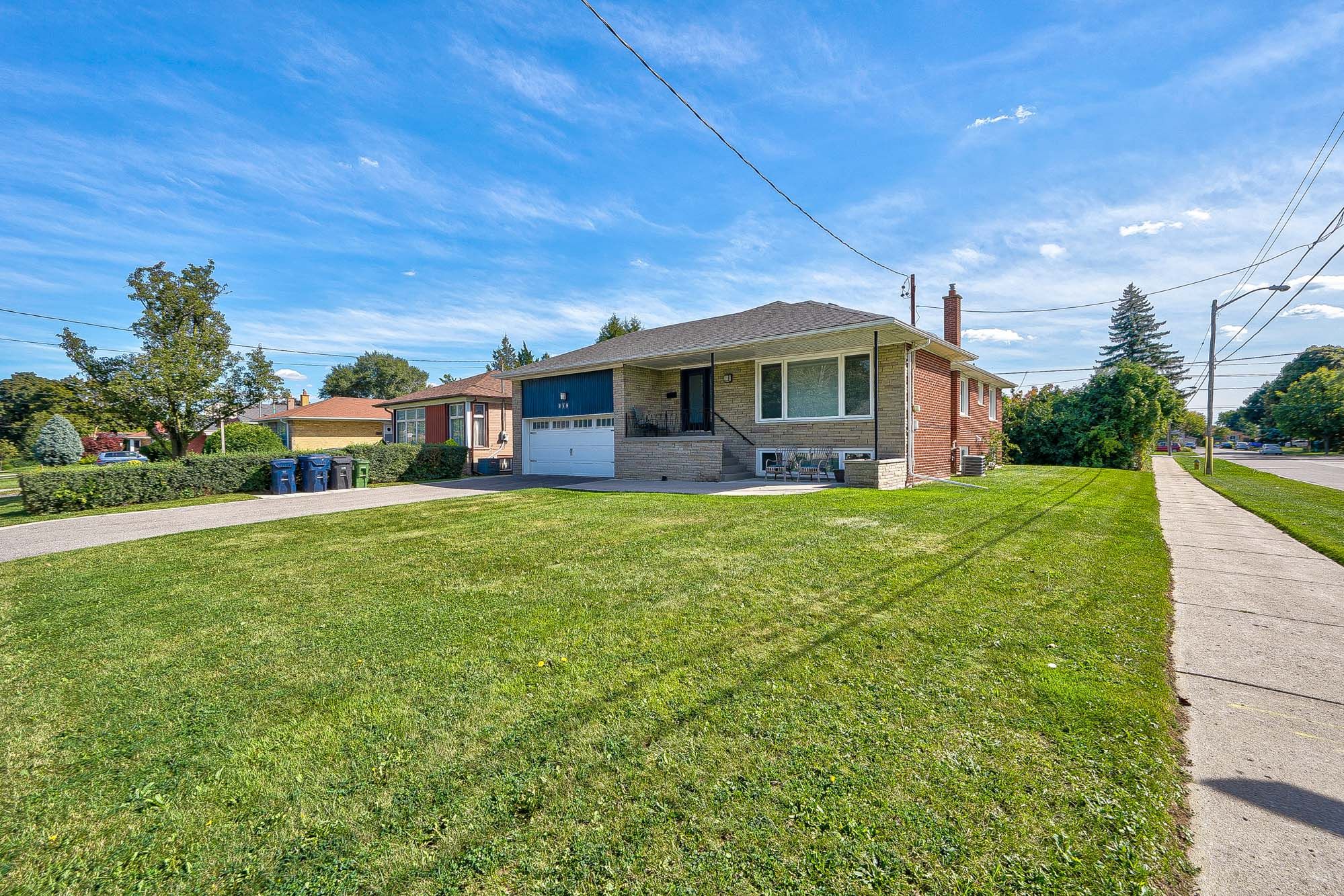 215 Searle Avenue