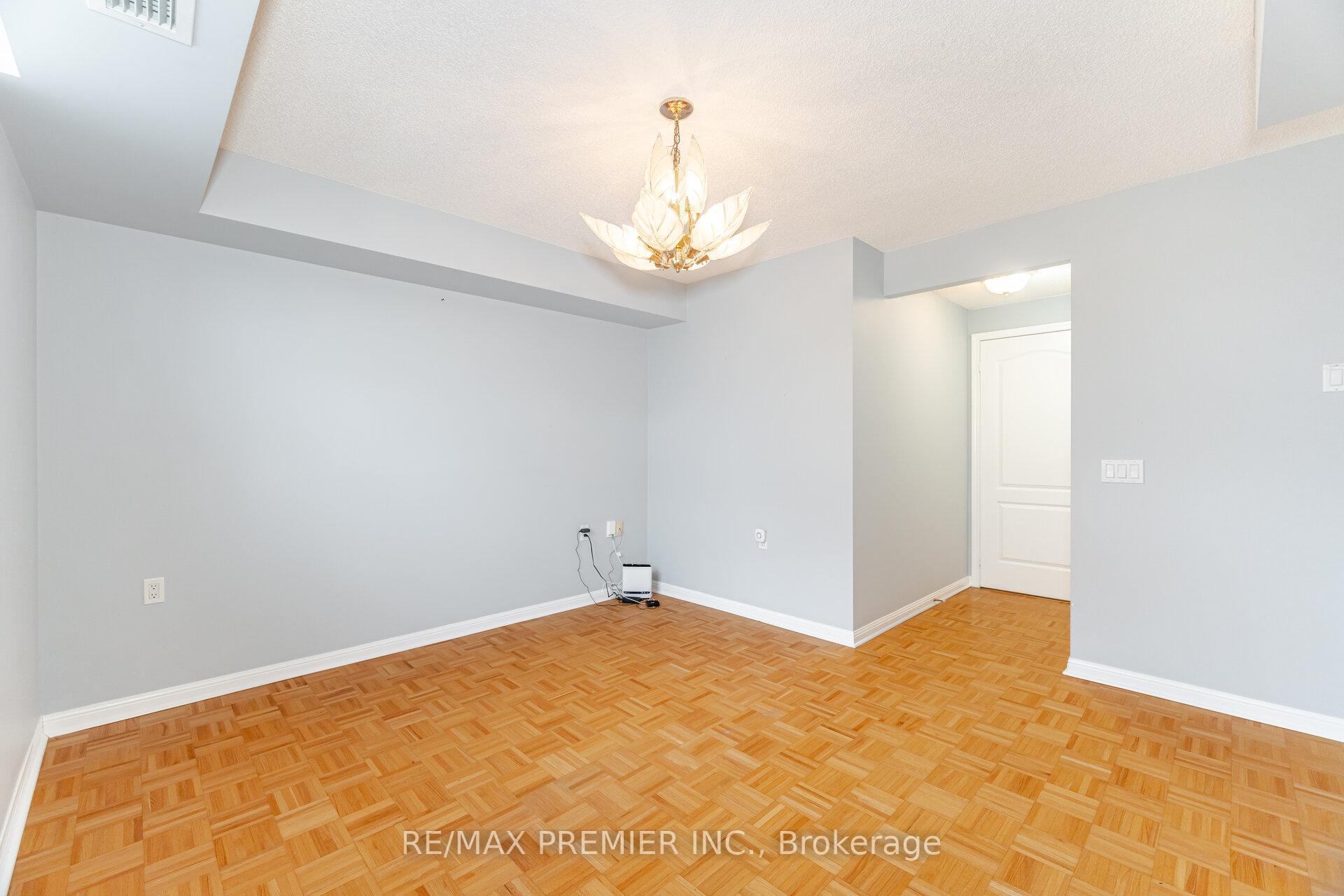 1 Bedroom Condo at 2502 Rutherford,  Vaughan For sale