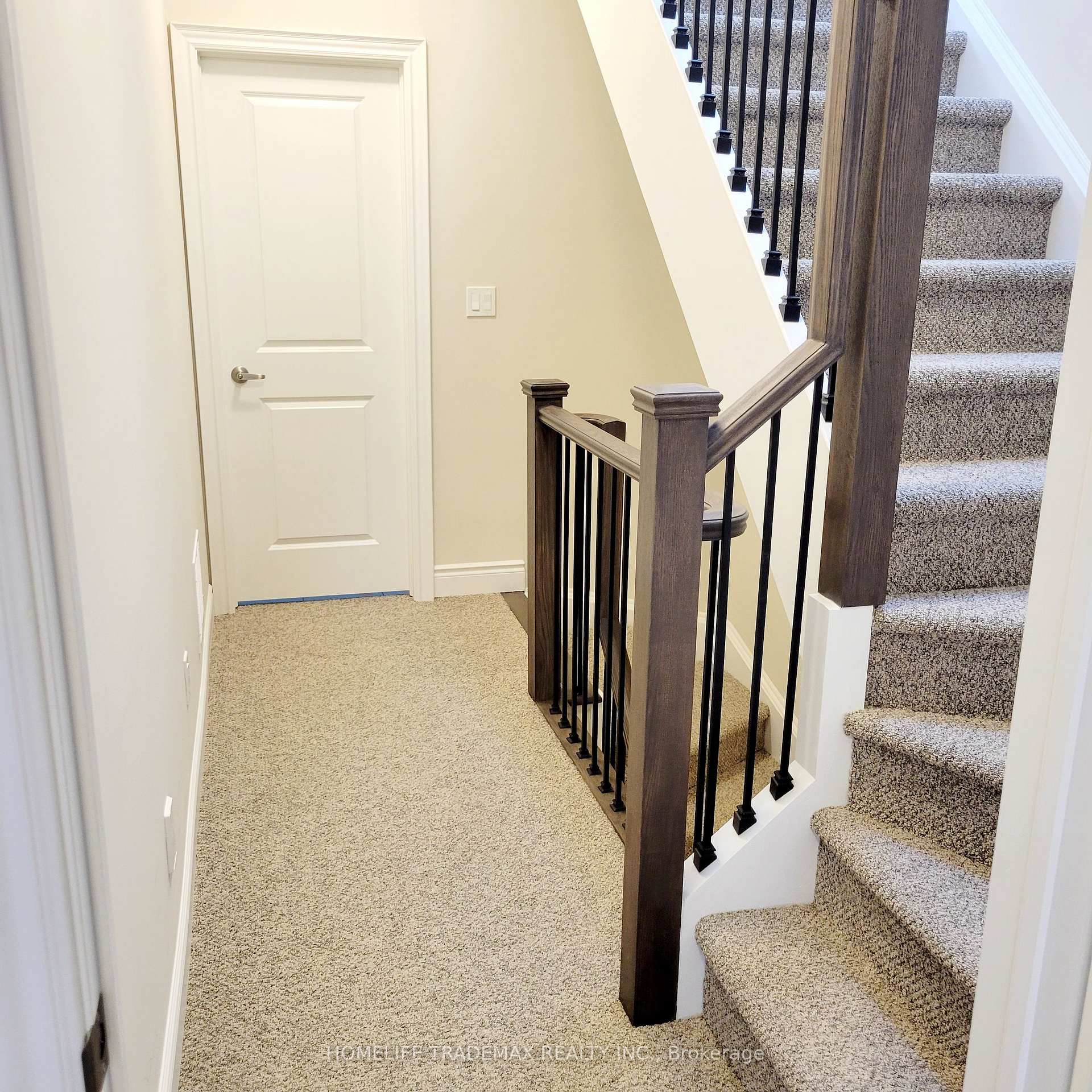 3 Bedrooms Condo at 15 Lunar, Mississauga For sale