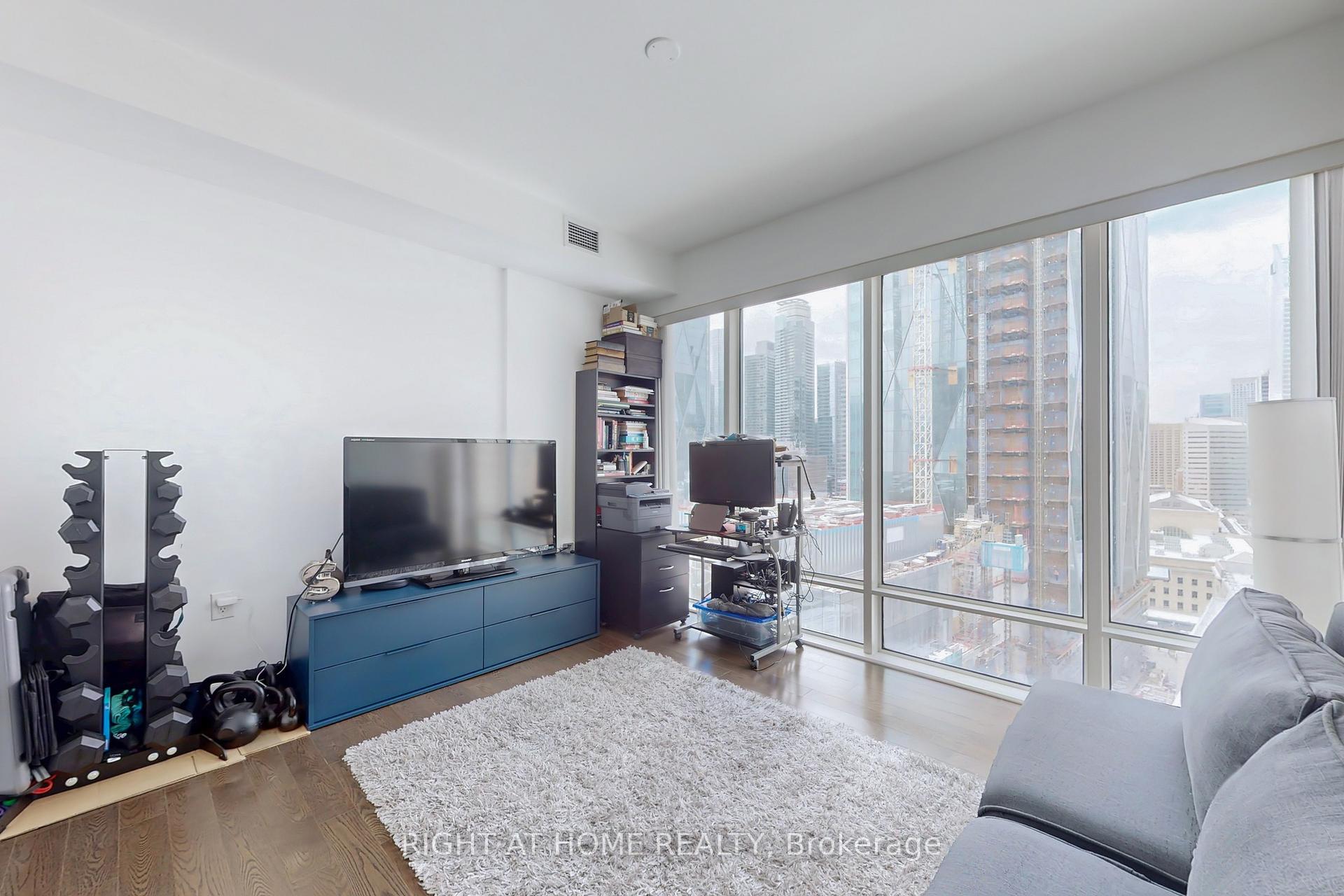3 Bedrooms Condo at 8 The Esplanade, Toronto For sale