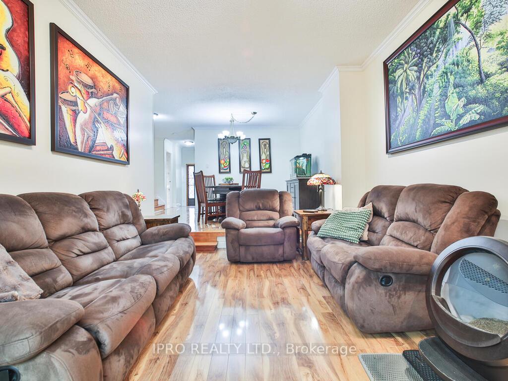 4 Bedrooms Condo at 485 Meadows, Mississauga For sale