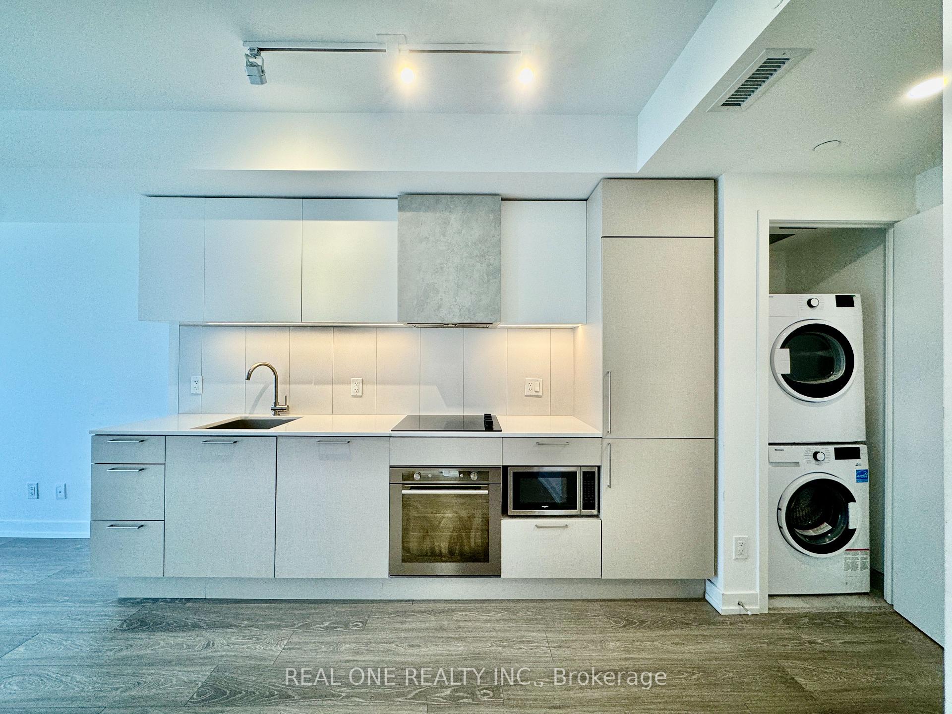 2 Bedrooms Condo at 19 Western Battery, Toronto For sale