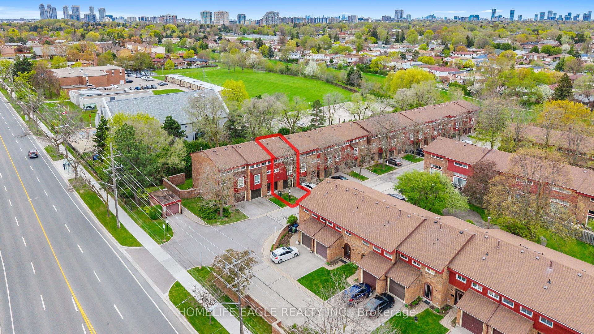 4 Bedrooms Condo at 3000 Midland, Toronto For sale