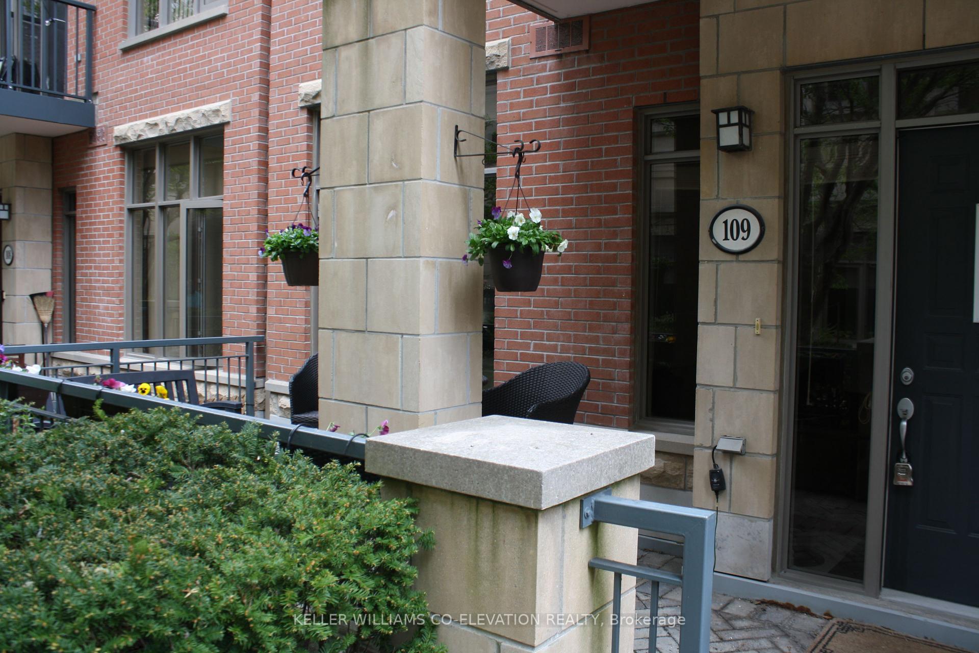 2 Bedrooms Condo at 330 Princess Royal,  Mississauga For sale
