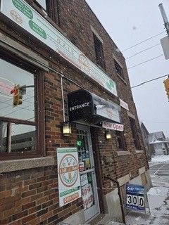 https://trreb-image.ampre.ca/p6pVWbTl1aX1qtQARScWxBDyXWb-wQP-qnwwQSRgGBg/rs:fit:960:960/wm:.5:so:0:50:.4/wmsh:10/wmt:PHNwYW4gZm9yZWdyb3VuZD0nd2hpdGUnIGZvbnQ9JzY4Jz5IT01FTElGRS9NSVJBQ0xFIFJFQUxUWSBMVEQsIEJyb2tlcmFnZTwvc3Bhbj4/L3RycmViL2xpc3RpbmdzLzQwLzU1LzczLzk0L3AvYTI2MjNhNGEtMTM2Yy00MmU0LTg3NzgtMTBmOGRjYThhOWFjLmpwZw.jpg