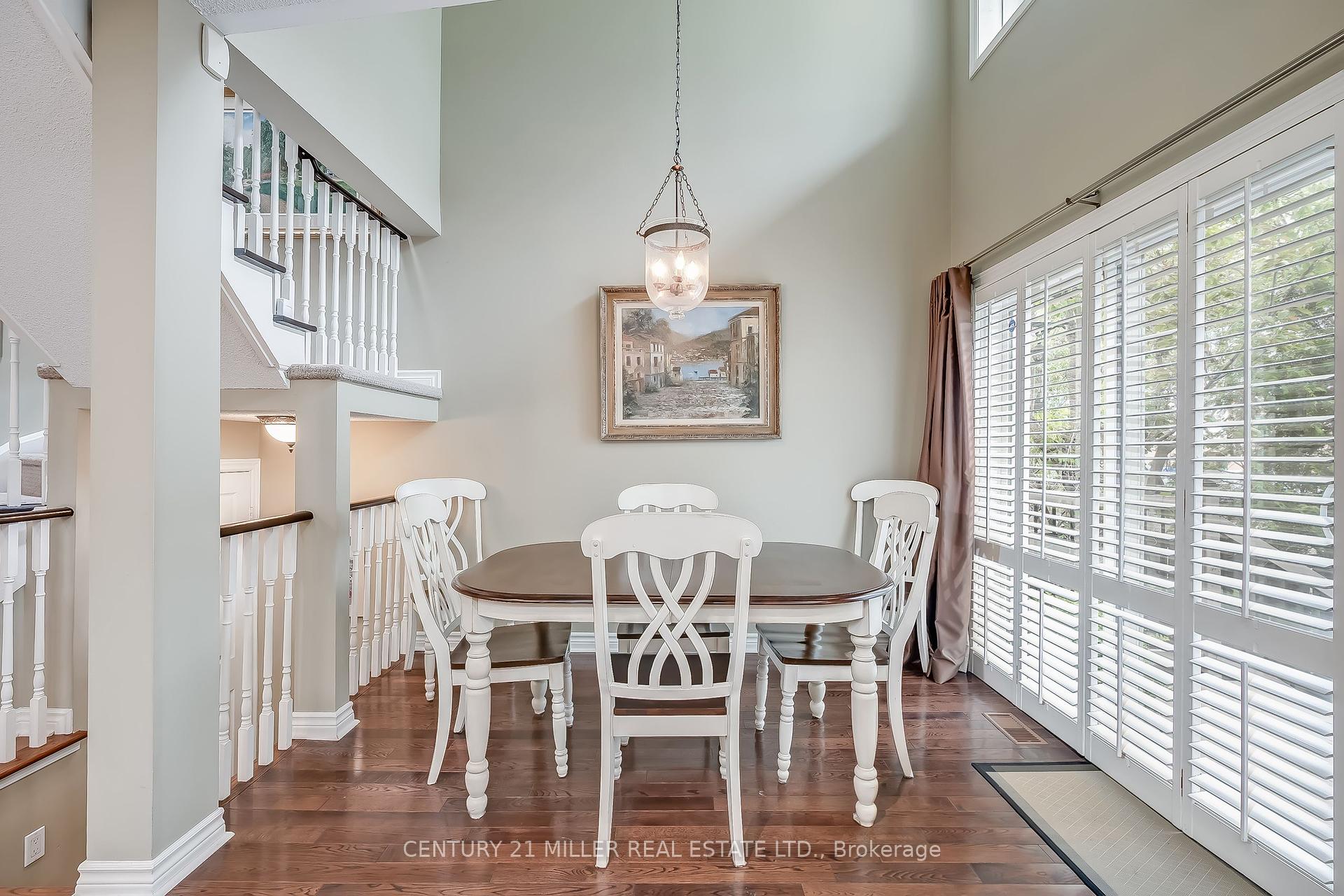 3 Bedrooms Condo at 1240 Westview, Oakville For sale