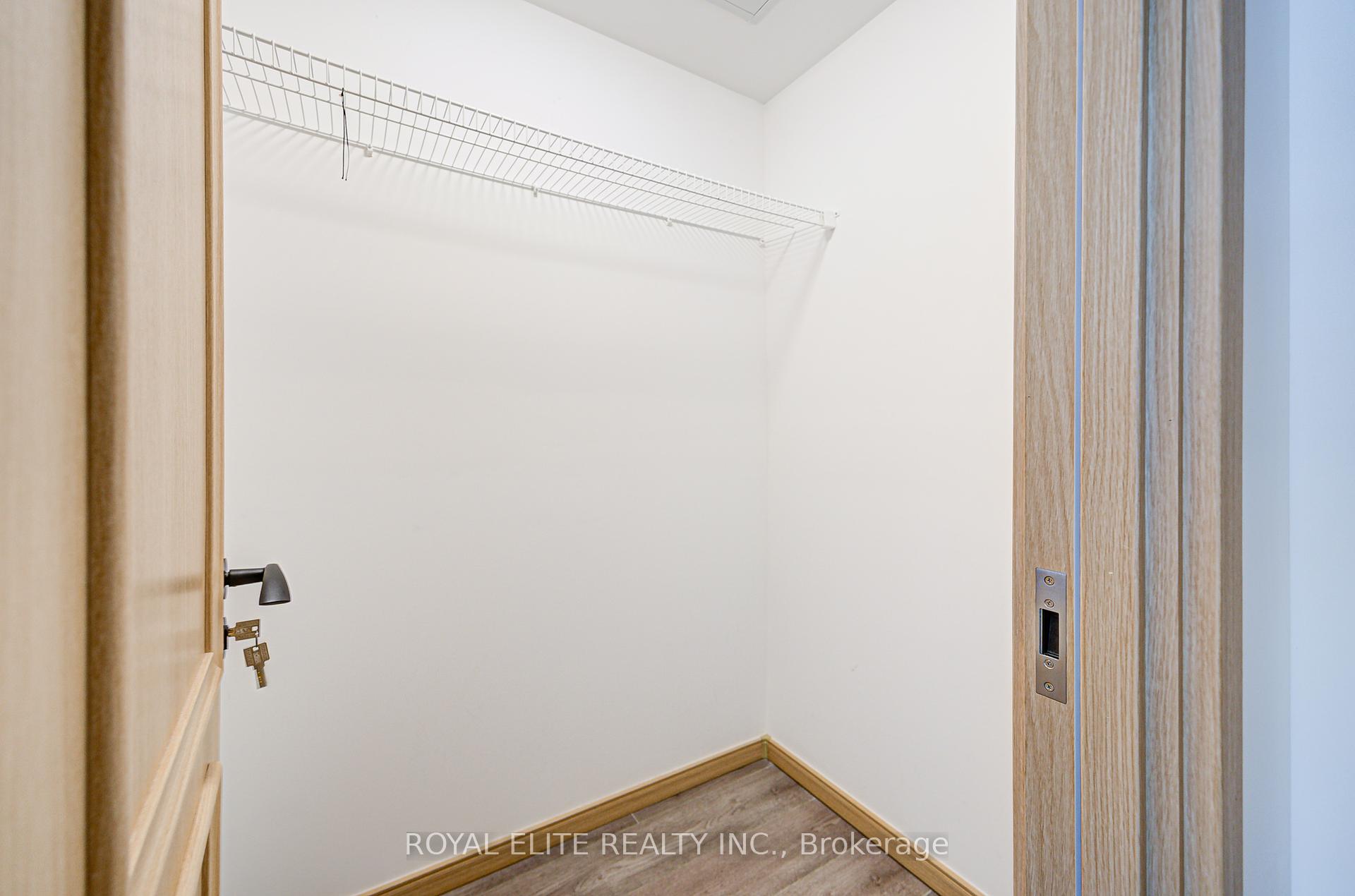 3 Bedrooms Condo at 200 Chester Le, Toronto For sale