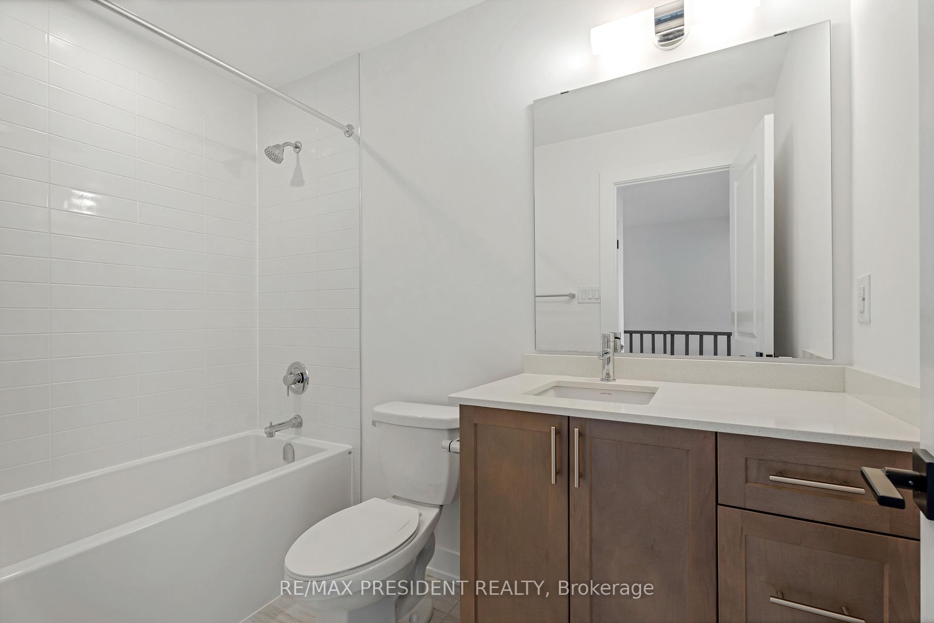 3 Bedrooms Condo at 2273 Turnberry, Burlington For sale