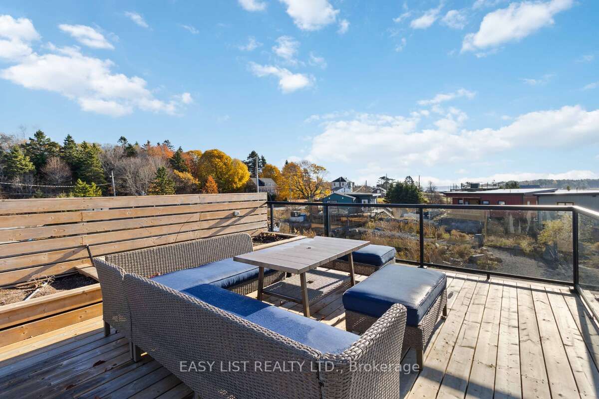 693 Mason Beach Road, #3