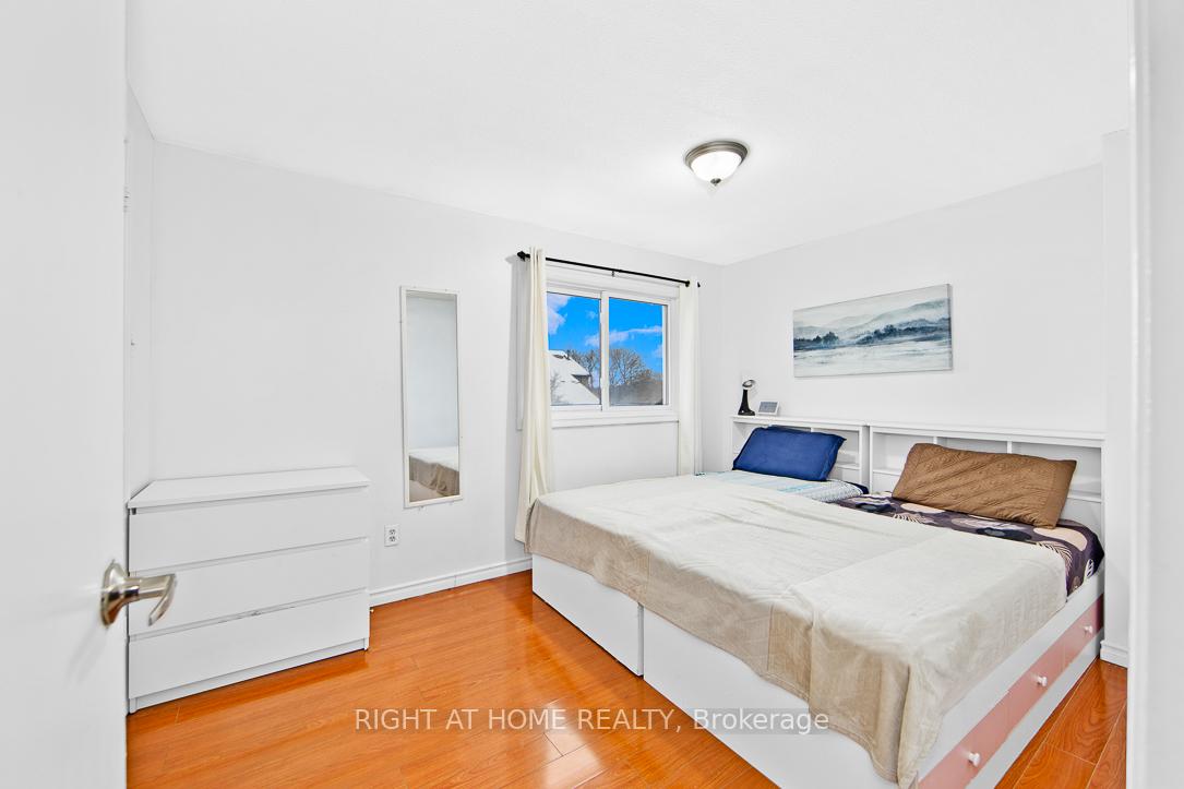 3 Bedrooms Condo at 50 Silver Bell,  Toronto For sale