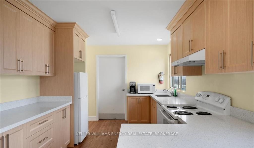 2 Bedrooms Condo at 41 Markbrook,  Toronto For sale