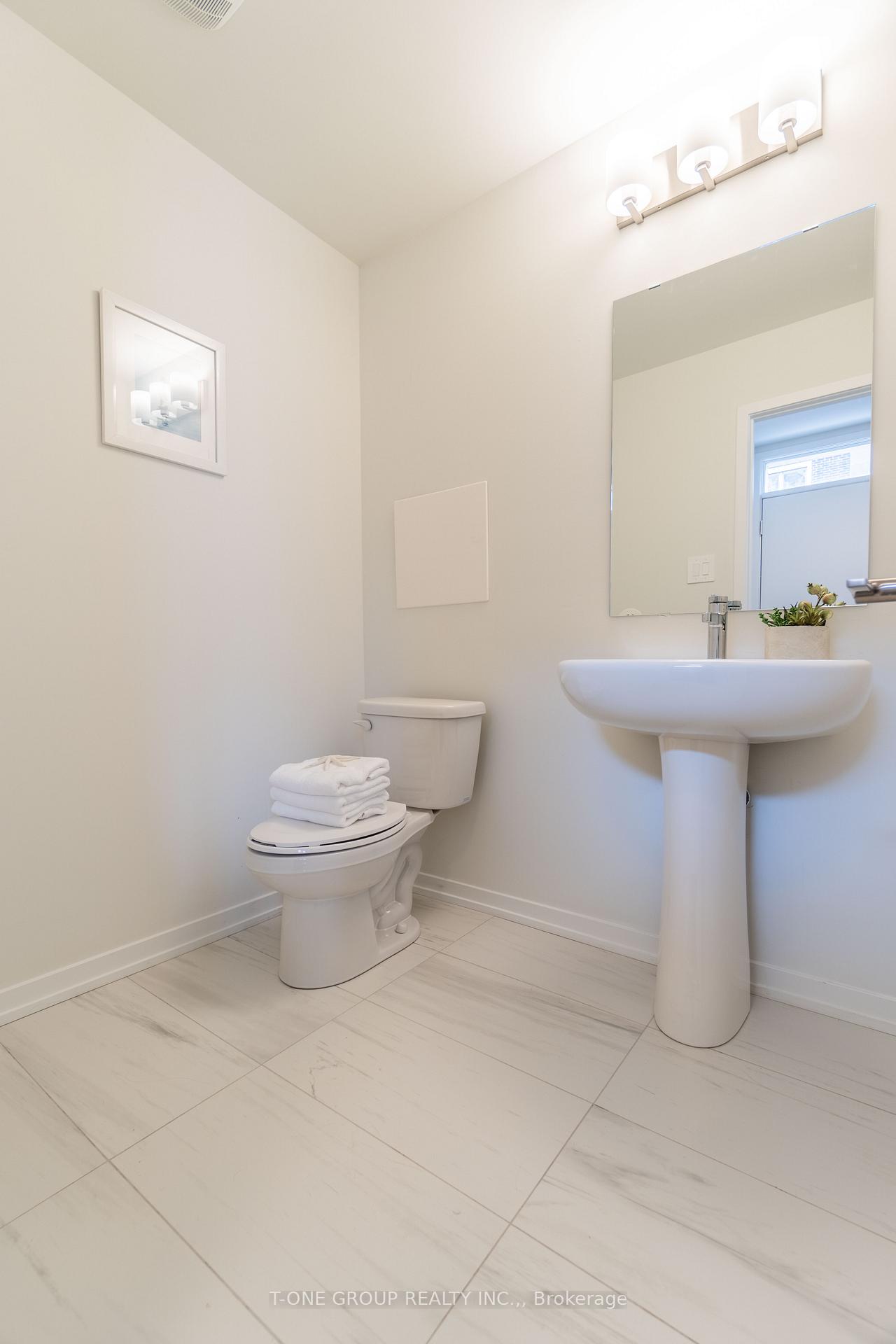 3 Bedrooms Condo at 10 Almond Blossom, Vaughan For sale