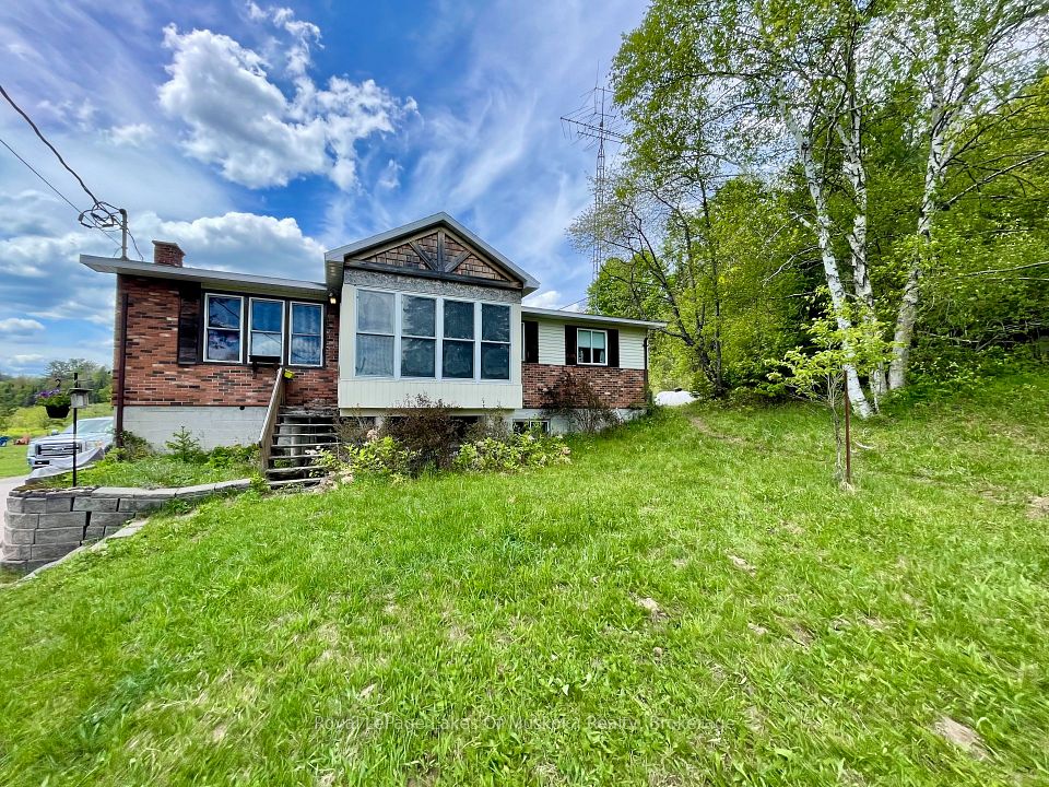 1235 Bonnie Lake