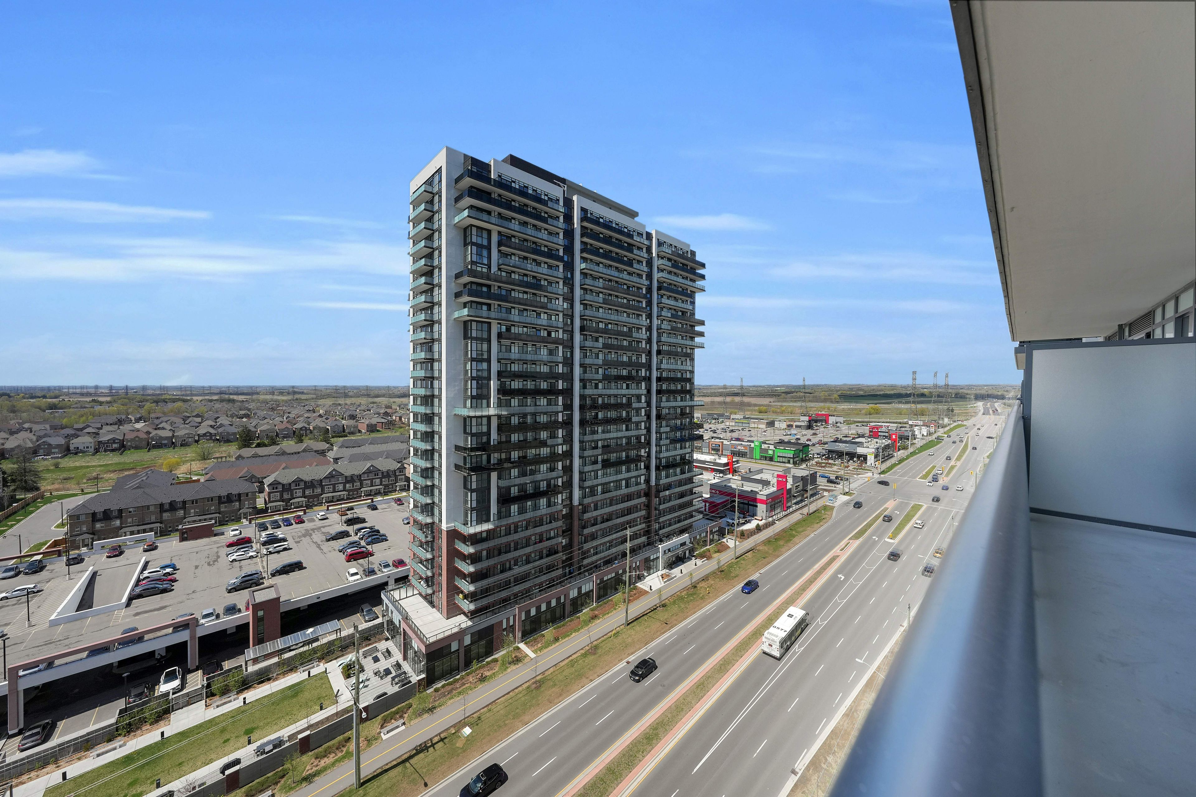 2545 Simcoe Street N 1511