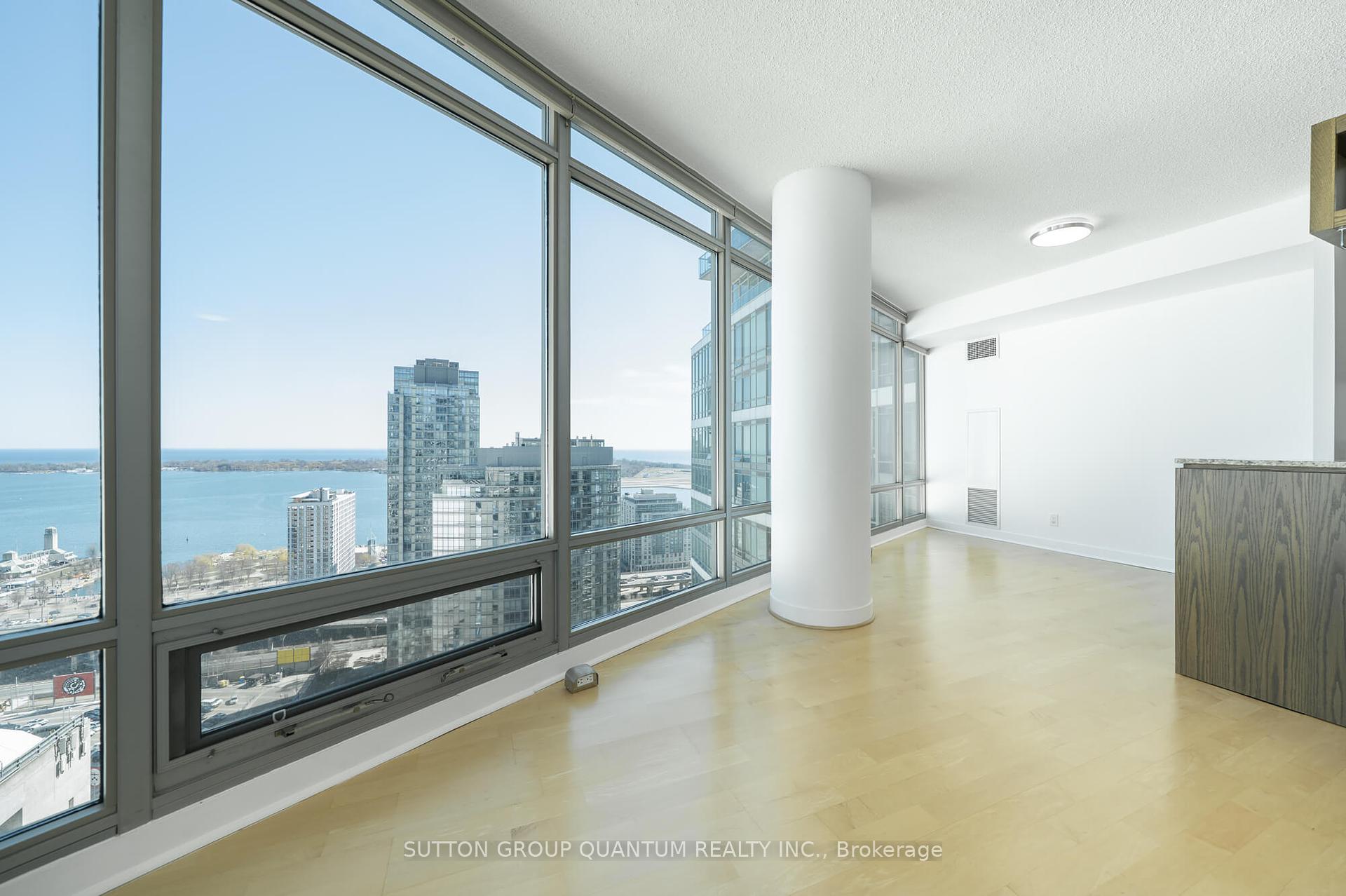 3 Bedrooms Condo at 81 Navy Wharf,  Toronto For sale