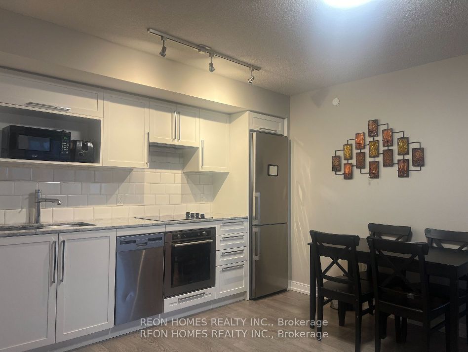 275 Village Green Square, #2116