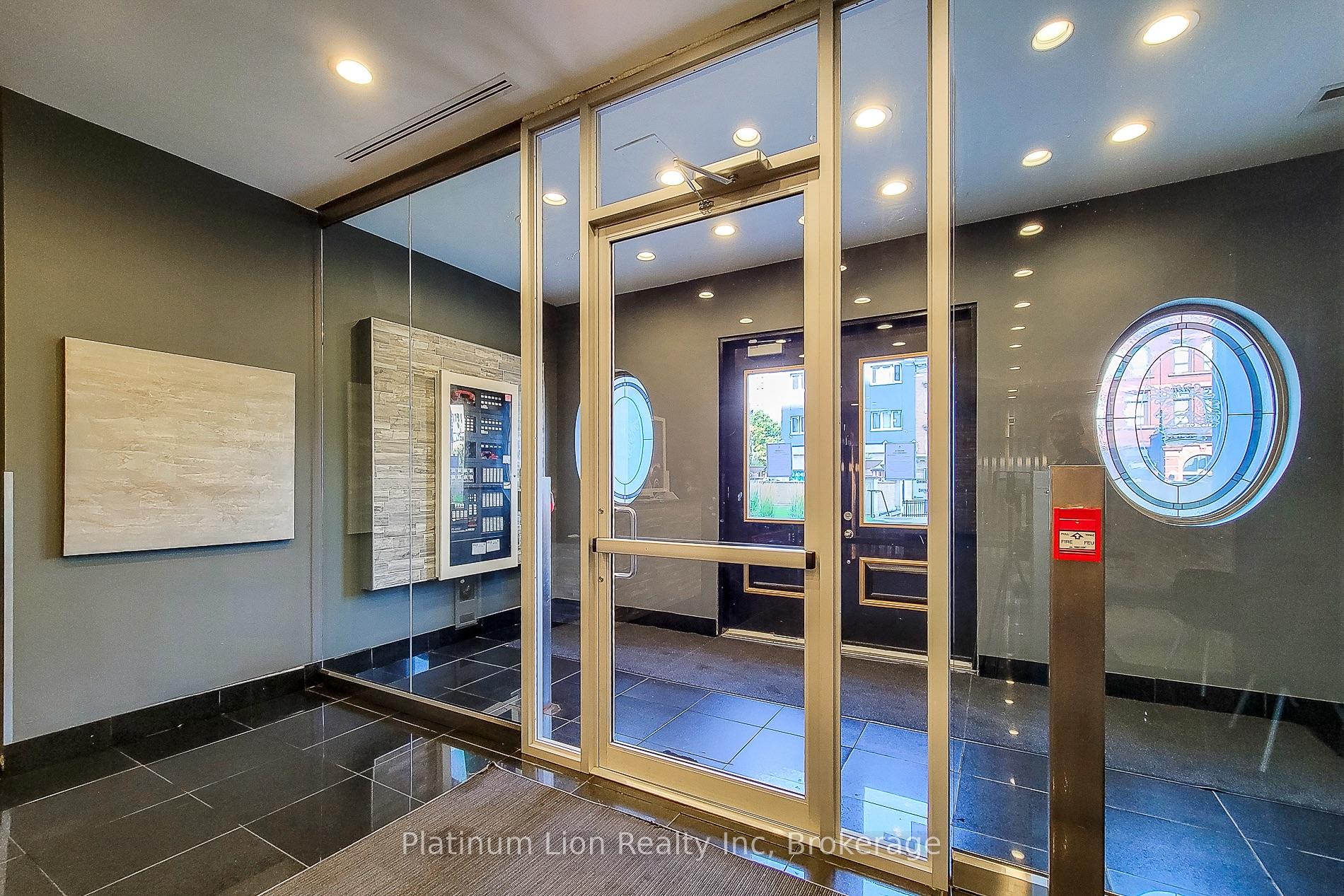 2 Bedrooms Condo at 135 James,  Hamilton For sale