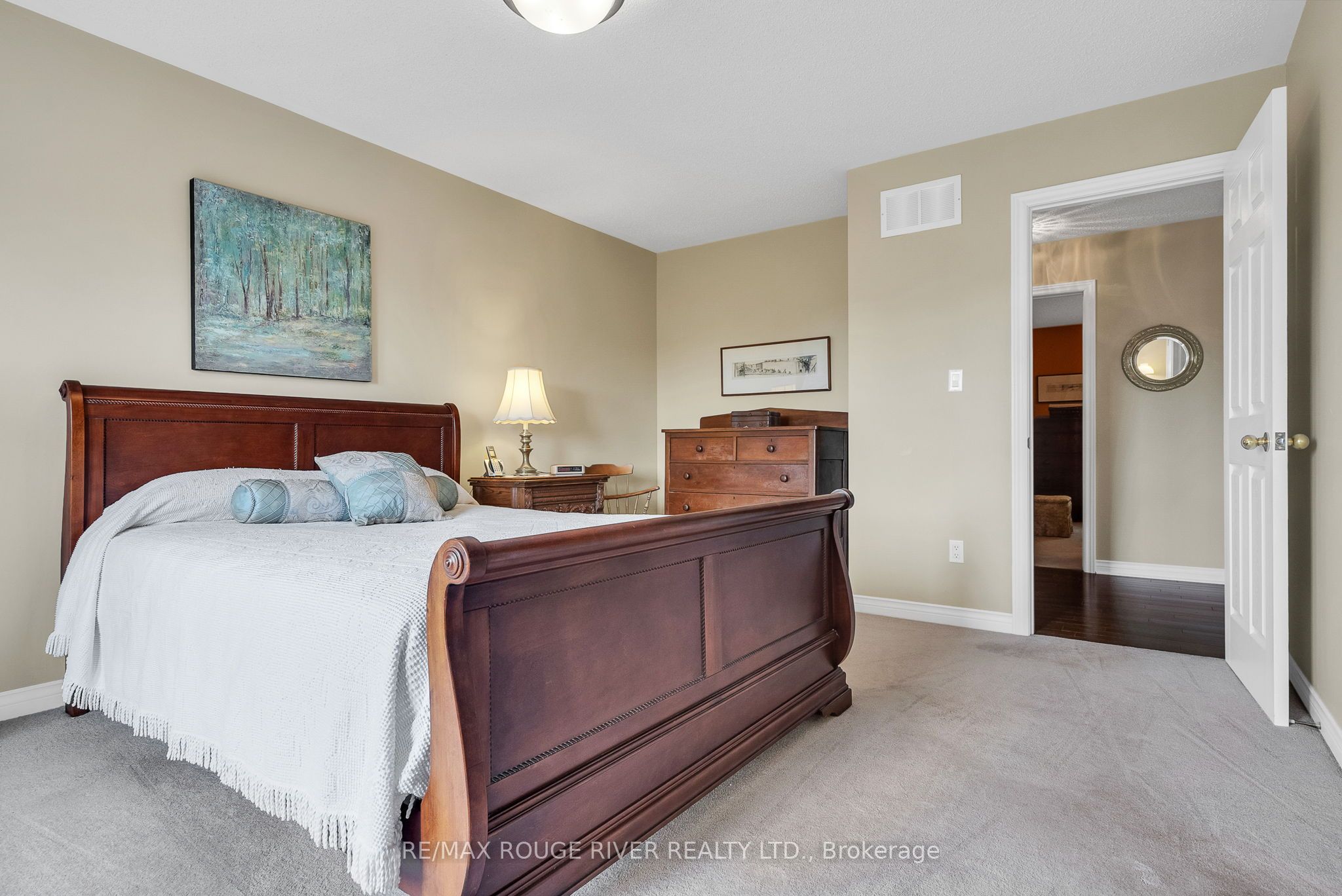 8 Sunrise Court