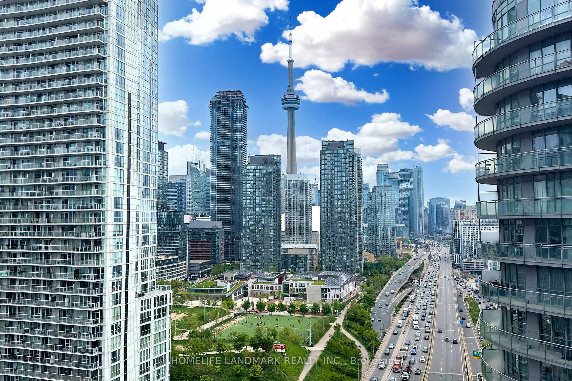 2 Bedrooms Condo at 17 Bathurst, Toronto For sale