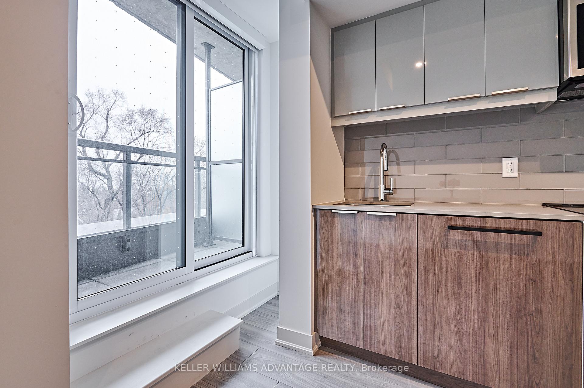 2 Bedrooms Condo at 90 Glen Everest,  Toronto For sale
