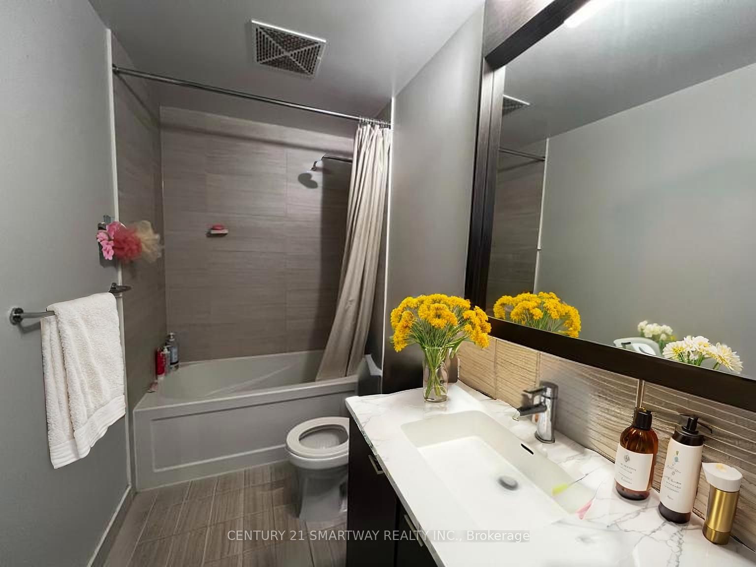 2560 Eglinton Avenue W, #1408