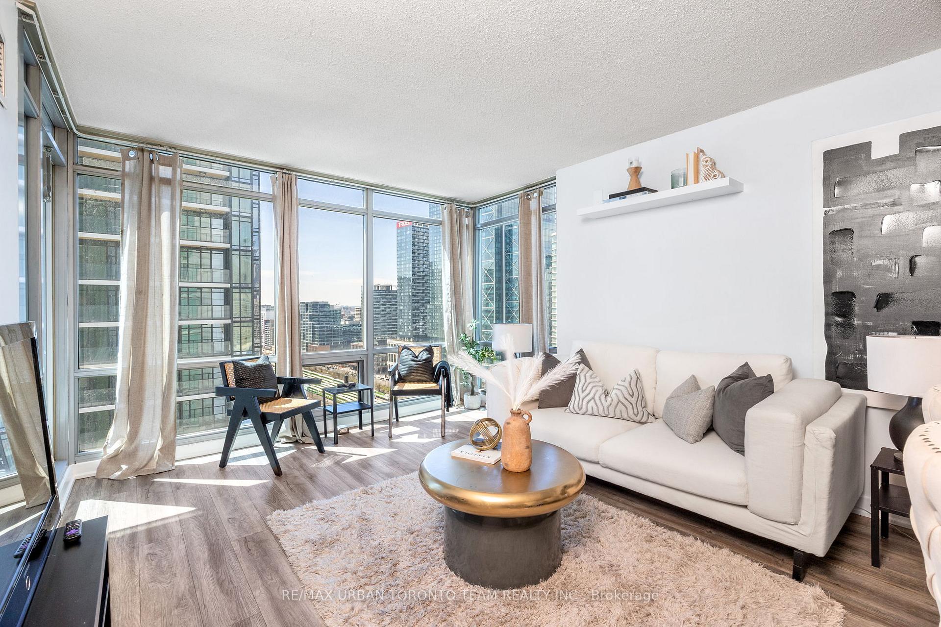 3 Bedrooms Condo at 81 Navy Wharf,  Toronto For sale