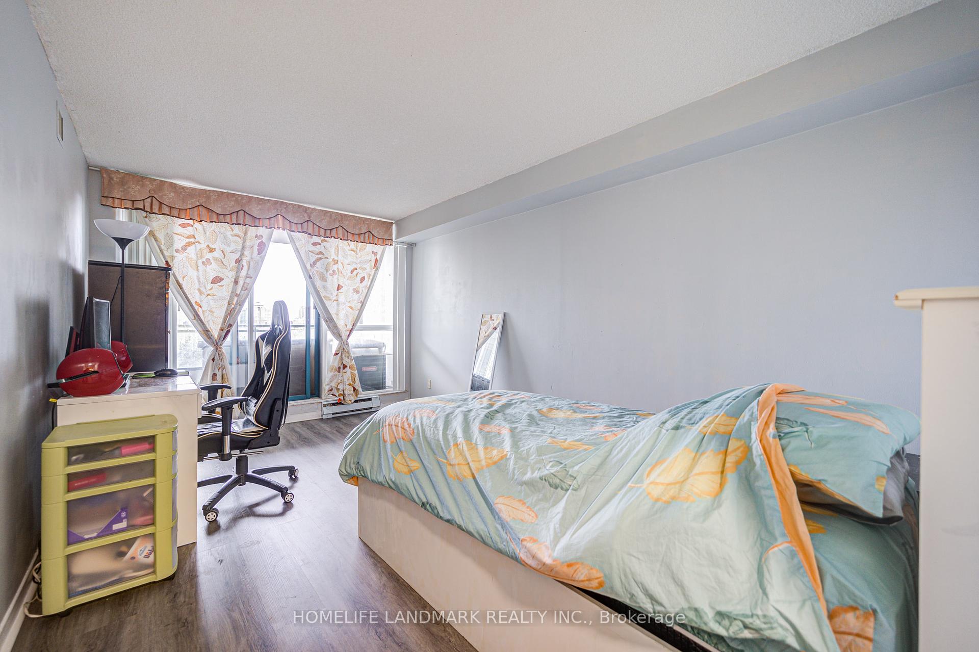 3 Bedrooms Condo at 4725 Sheppard, Toronto For sale