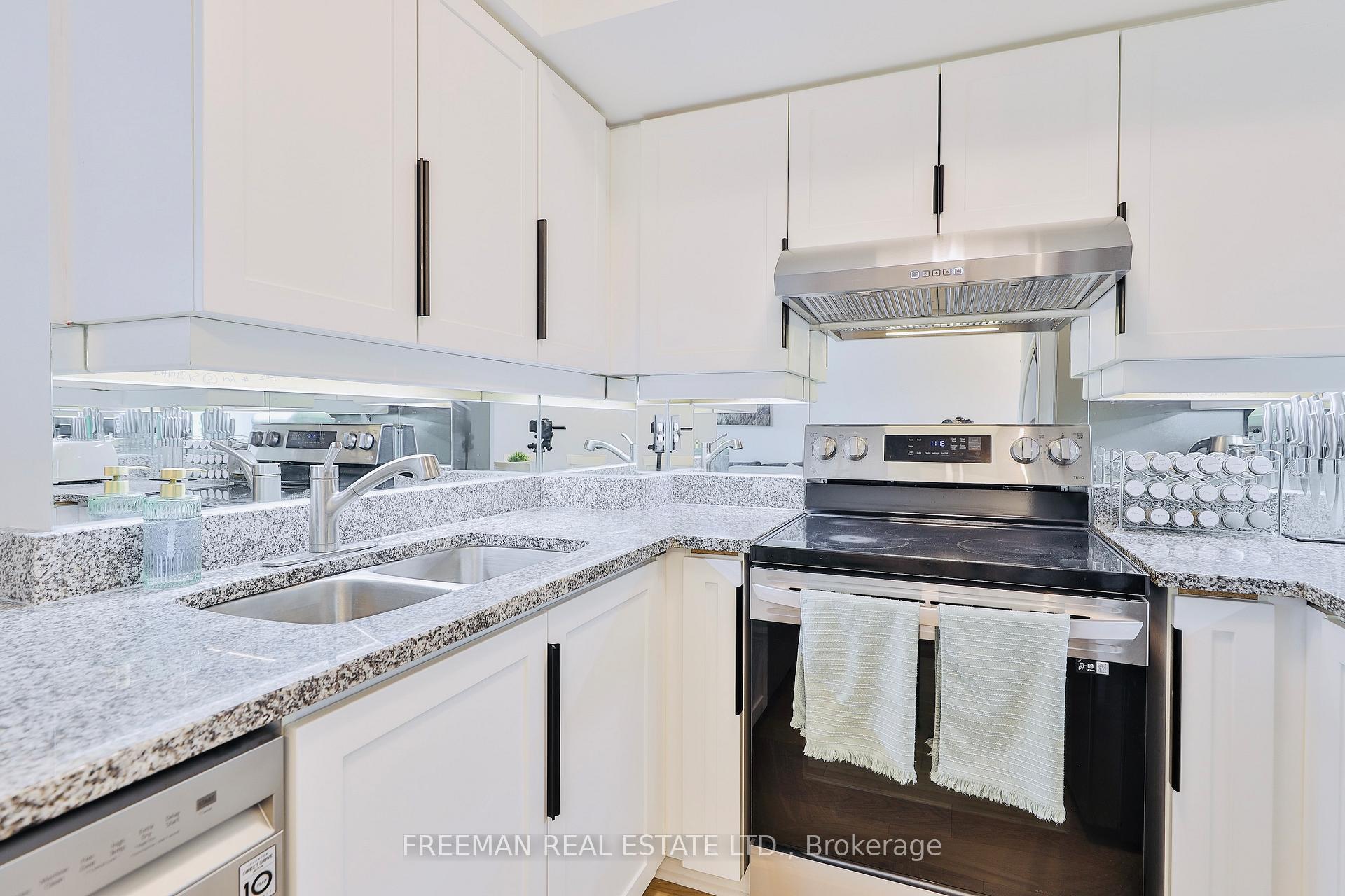 1 Bedroom Condo at 3 Rean Dr, Toronto For sale