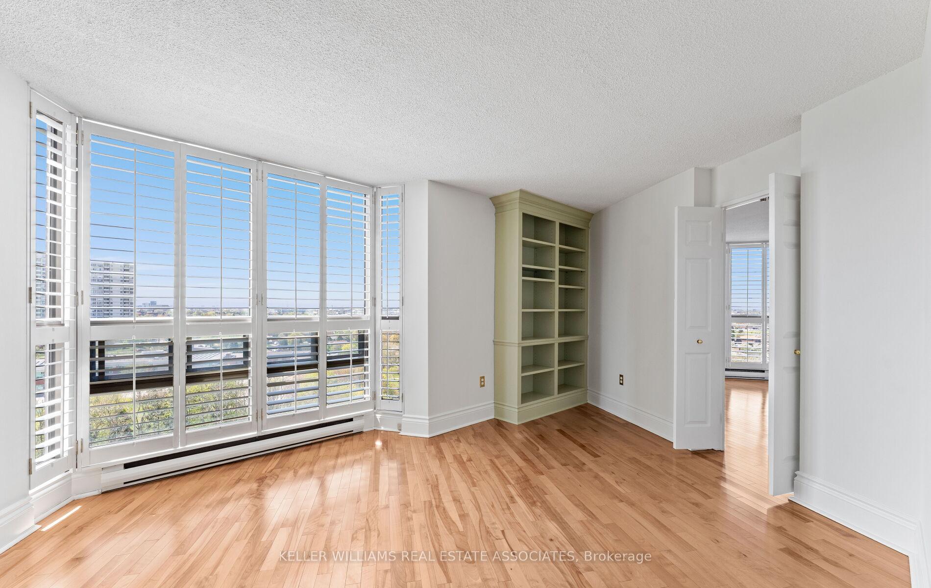3 Bedrooms Condo at 2010 Islington, Toronto For sale